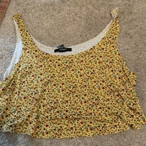 Loose-fitting cropped tank top